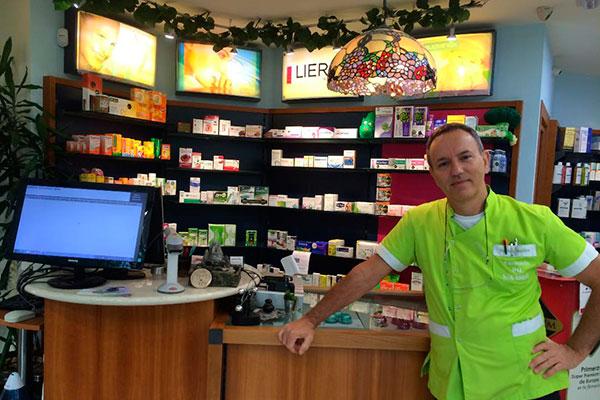 o se da una reprofesionalizacin de la oficina de farmacia o la deriva mercantilista lo acabar devorando todo o se da una reprofesionalizacin de la oficina de farmacia o la deriva mercantilista lo acabar devorando todo