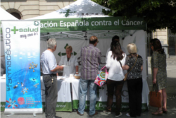 los farmacuticos de zaragoza salen a la calle para informar sobre la proteccin solar los farmacuticos de zaragoza salen a la calle para informar sobre la proteccin solar