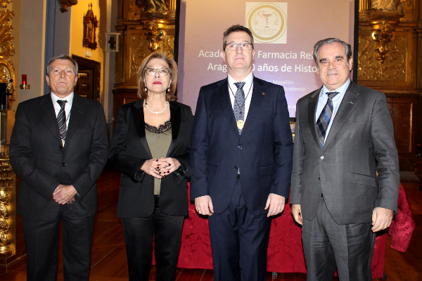 el-presidente-del-cof-de-zaragoza-recibe-la-medalla-de-oro-de-la-acade