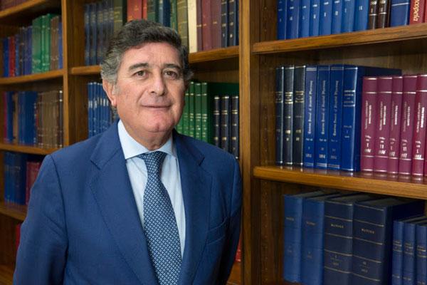 manuel-perez-presidente-del-cof-de-sevilla-por-cuatro-anos-mas