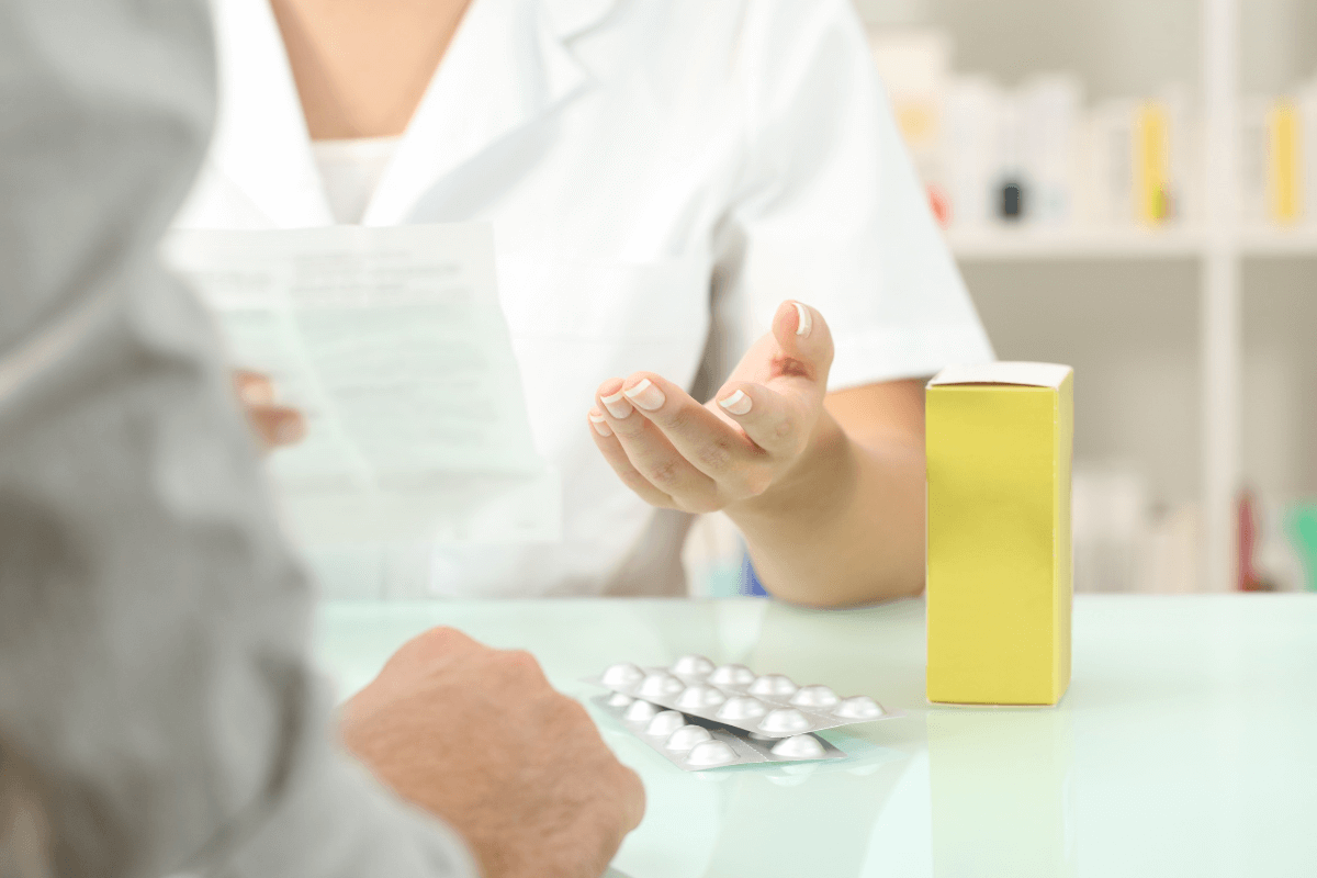 Los farmacéuticos rechazan retirar los prospectos de los medicamentos, pero abren las puertas al código ´QR´