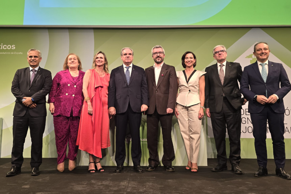 jesus-aguilar-marca-las-lineas-del-futuro-de-la-farmacia-y-javier-pa