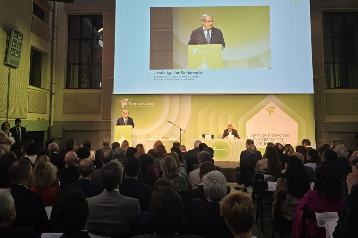 jesus-aguilar-marca-las-lineas-del-futuro-de-la-farmacia-y-javier-pa