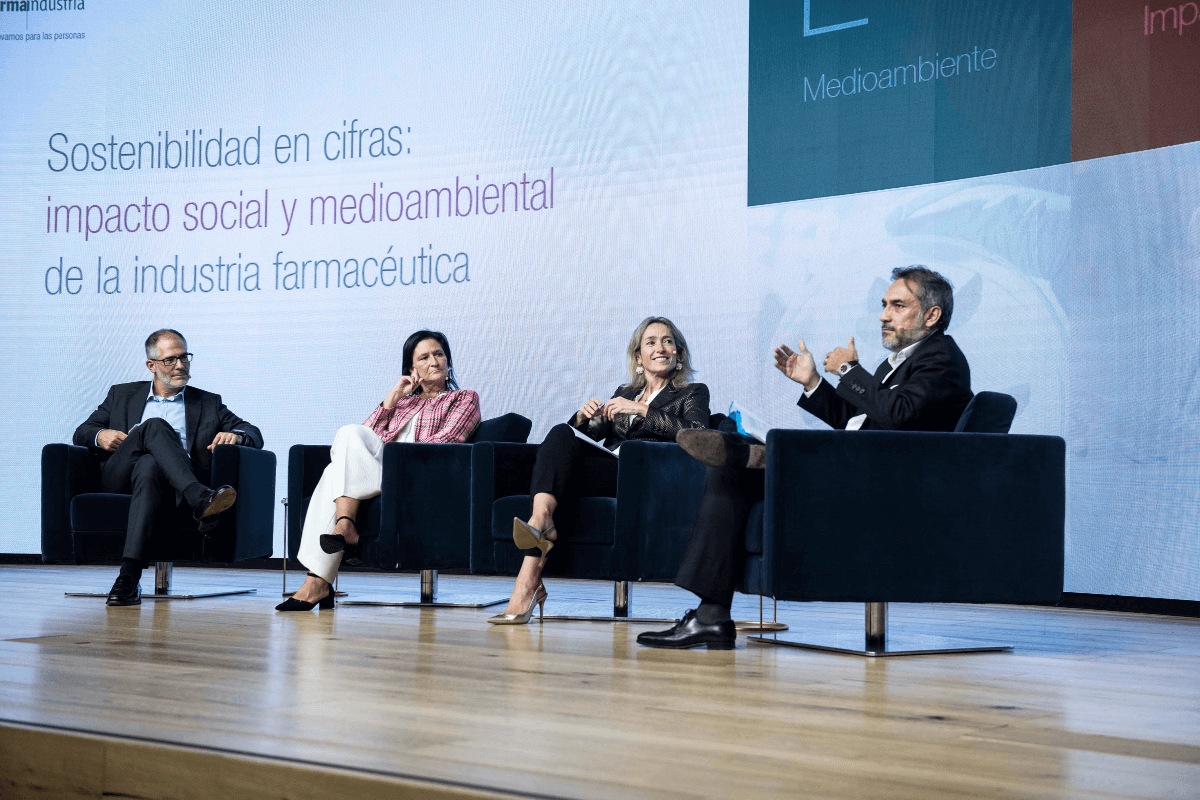 farmaindustria-elabora-un-informe-sobre-el-impacto-medioambiental-y-so